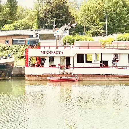 La Belle Au Fil De L'eau 2 Oda ve Kahvaltı Douai