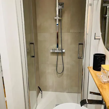 Oda ve Kahvaltı La Belle Au Fil De L'eau 2 D'hote Salon Et Cuisine Partages 3*